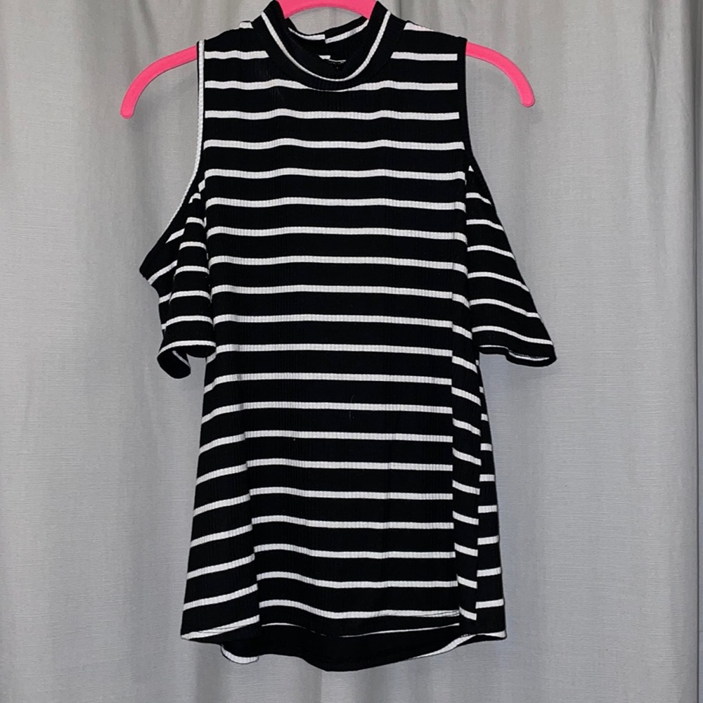 F21 black and whites striped mockneck top with shoulder cut outs